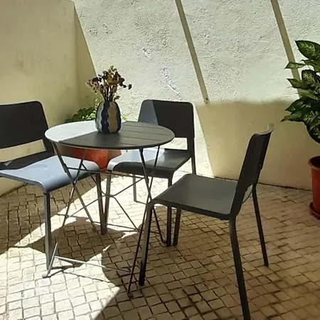 Charming Santos W/ Patio * Lisbon